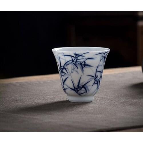 Hand Painted Blue and White Porcelain Cup 40ml Zen Tea Cup Master Puer Bowl Chinese Teaware Drinkware Handmade Cups Teacup Decor
