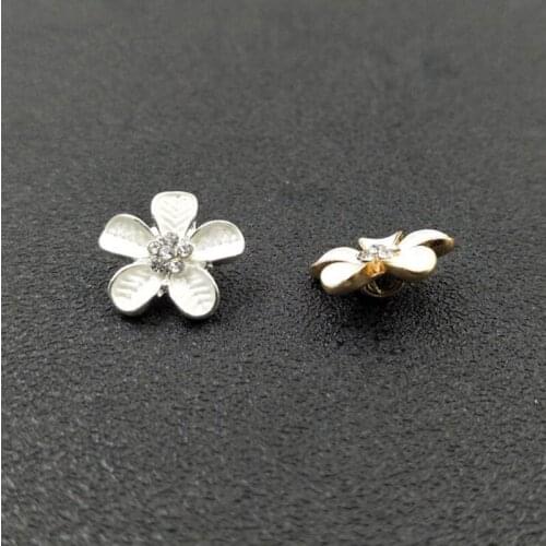 50pcs Daisy Flower Crystal Rhinestone Appliques strass Jewelry Brooch Buckle Hanfu Dress Button Hairpin Hair Clip Decor Ornament