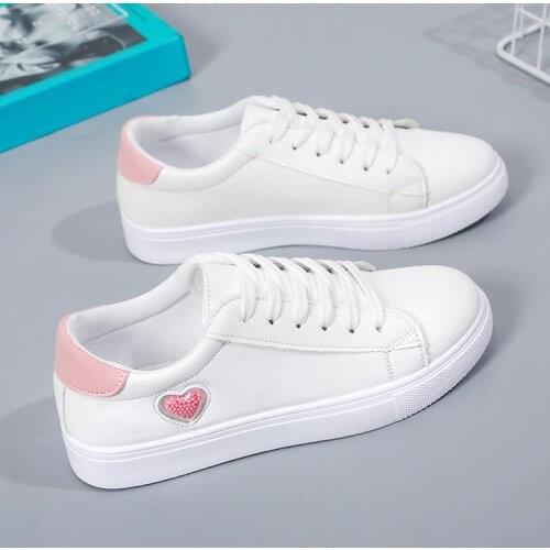 Women Sneakers Leather Shoes 2021 Spring Trend Casual Flats Sneakers Female New Fashion Comfort White Heart Vulcanized Shoes