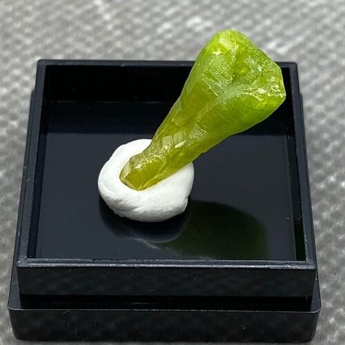 Natural pyromorphite mineral espécime pedras e cristais coleção pedras preciosas quartzo do tamanho da caixa de china D28