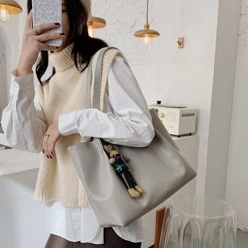 2020 autumn and winter new ladies bag daily shoulder bag soft surface PU handbag casual shopping bag bucket bag