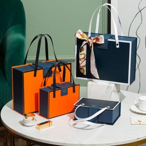 Hand-held gift box gift box empty box gift box box large creative hand gift gift