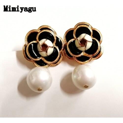 Mimiyagu Famous Design Golden Flower Pearl Stud Earring For Women Trendy Jewelry