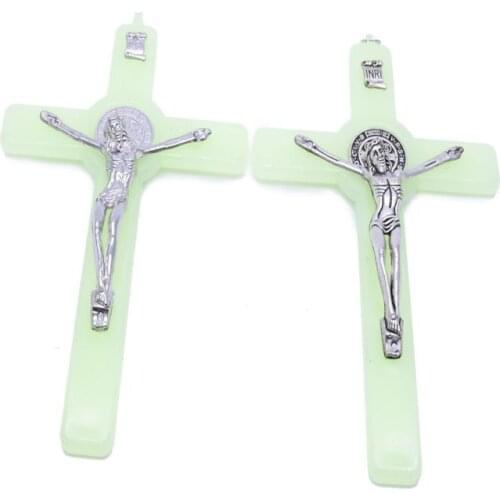 Plastic Luminous Metal Cross Church Relics Jesus on the Stand Cross Wall Crucifix Au03 21 Dropshipping
