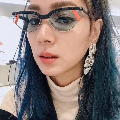 WERGASUN Cat Eye Sunglasses Women Cute Sexy Brand Designer Glasses Summer Retro Small Frame Black Red Cateye Sun Glasses