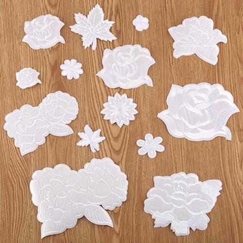 White Apparel Patch Accessories Diy Embroidered White Flower Maple Leaf Iron on Sew on Appliques for Jeans Bag Jacket Clothes