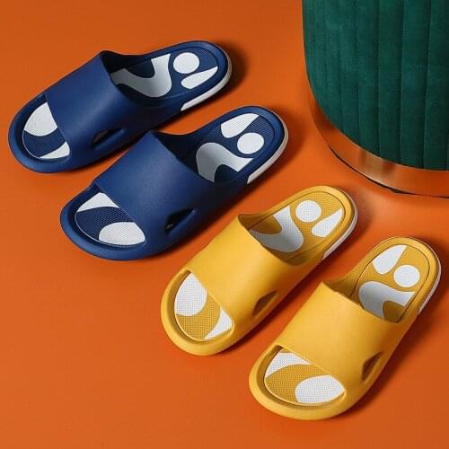 Slipper men trend Korean version of the couple anti-slip personality fashion outside wearing beach family slippers mens summer