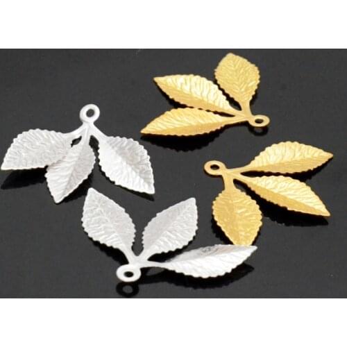 20Pcs Filigree Leaves Leaf Metal Crafts Decoration DIY Findings 2.3X3.0cm (2 COLOR)
