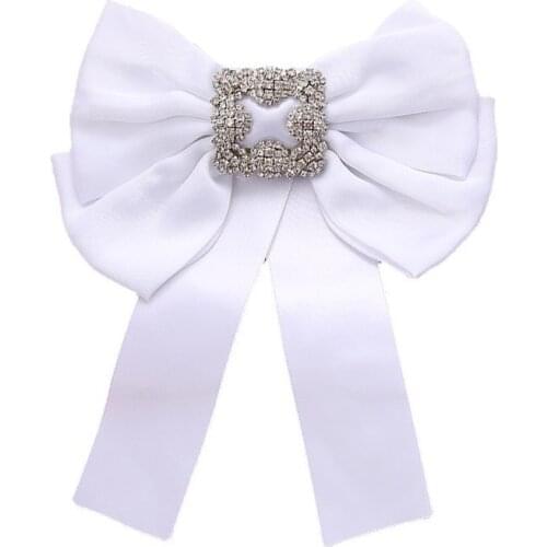 New Handmade Big Ribbon Bowknot Brooch Rhinestone Cloth Bow Necktie Fashion Shirt Luxulry Brooches for Women Clothes Accessories