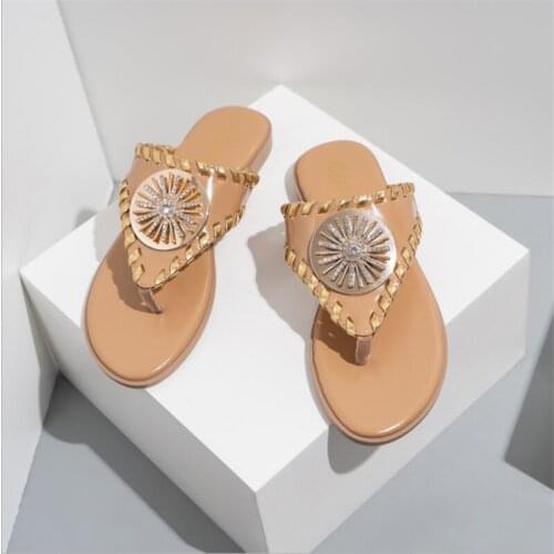 Womens Slippers 2021 Metal Decoration Flat-bottomed Flip Flops Summer Designer Beach PU Flat-bottomed Flip Flops Large Size
