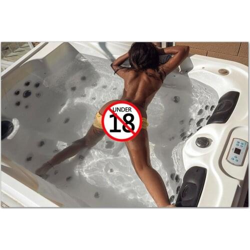 Modern Wall Art Black Girl in the Bathtub Poster and Print Canvas Paintings for Living Room Decor