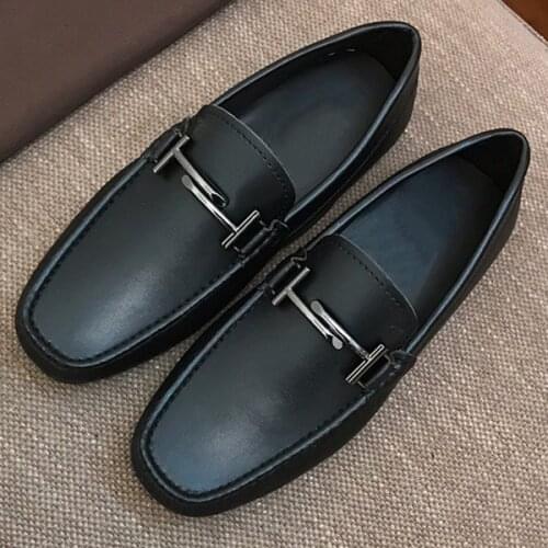 Guangzhou Mens Shoes Leather Soft Bottom Casual Shoes Lazy Shoes Peas Shoes Men