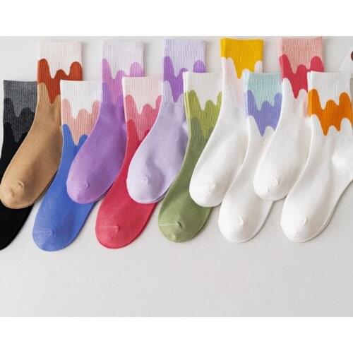 Ins Korean Style Socks Women Gradient Stripe Fashion Harajuku Skateboard Crew Socks Novelty Funny Socks calcetines de la mujer