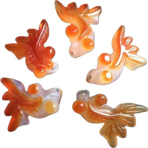 Natural Agate goldfish crystal Crystal Pendant Carved Animal Polished Gemstone Crystal Healing Necklace Pendant Fashion