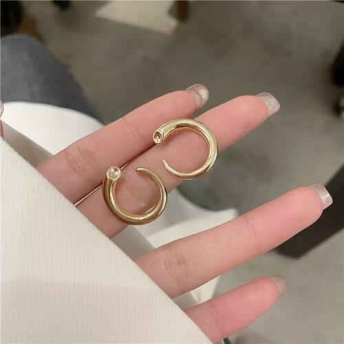XIALUOKE S925 Needle Fashion Retro Metal Asymmetric Geometry C Stud Earrings For Women Punk Joker Jewelry Accessories ER248