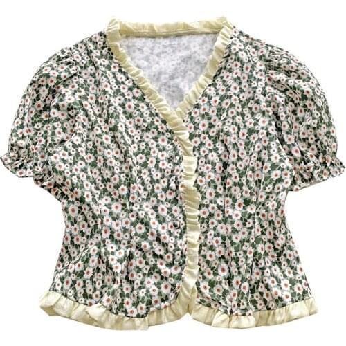 Sweet fungus lace Korean temperament V-neck puff sleeve girl slim short section shirt