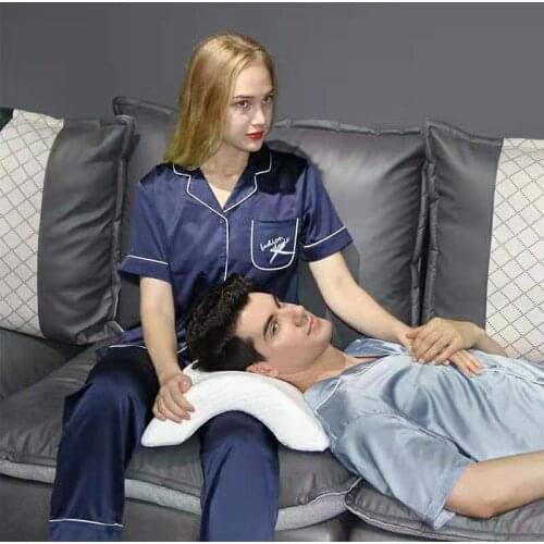 The latest summer multifunctional ice silk natural latex pillow can hold the pressure pillow without pressing the hands