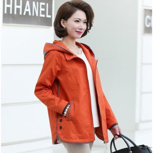 Mother Wear Spring Autumn Jacket Female Fashion Hooded Top Loose Windbreaker Middle Elderly Womens Upscale Plus Size Outwear