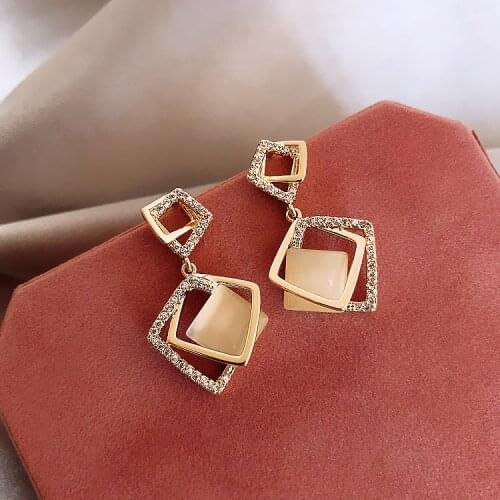 Fashion Geometric Pearl Rhinestone Opal Dangle Earrings for Women Delicate Retro Jewelry Female Elegant Classic Drop Earrings