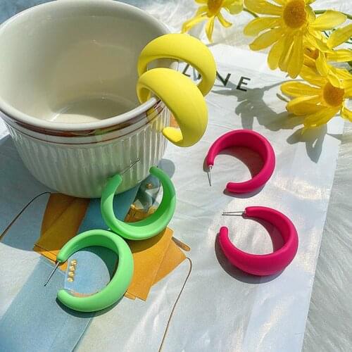 New Acrylic Resin Candy Color C Shape Hoop Earrings For Women Trendy Metal Geometric Circle Sweet Earrings Party Jewelry 2021