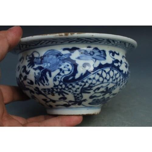 Exquisite Chinese Classical Blue and White Porcelain Antique Pot Jar,Painted with Dragon Designs