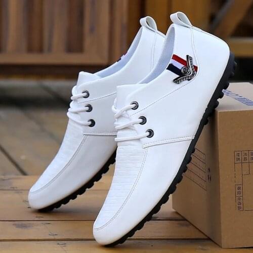 2021 Breathable Solid Color Non-Slip Mens Lightweight Driving Shoes Spring And Autumn New Mens Peas Shoes British Sports Shoes