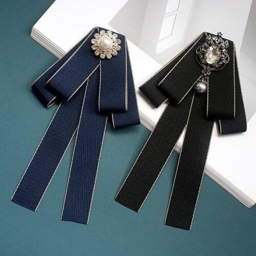 Crystal Pearl Bow Tie Brooches for Women Fashion British Korean Style College Style Collar Flower Bank Uniform Accessories Gift