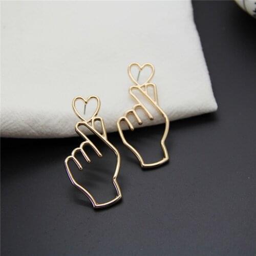 Simple Gold Color Hollow Hand Heart Gestures Stud Earrings For Women New Brand Fashion Ear Cuff Piercing Earring Gift A196