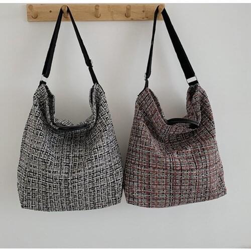 Women Large Capacity Winter Casual Shoulder Pouch Popular Simple Female Daily Bag Fashion Woolen Messenger Bag
