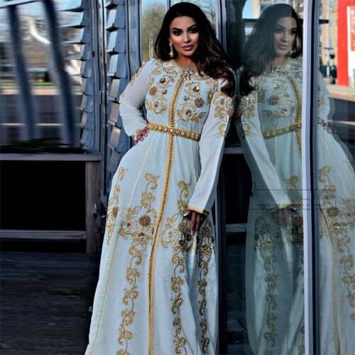 Elegant Long Sleeve V Neck Moroccan Kaftan Evening Dresses Embroidered Appliques Beaded Women Arabic Prom Special Occasion Gowns