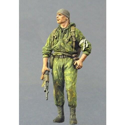 1/35 scale die-cast resin white model World War II Russian volunteers, adjutant needs to manually color the model free shipping