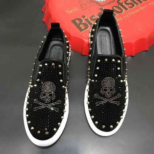 Luxury Brand Skull Men Loafers Diamond Rhinestones Spikes Men Shoes Rivets Casual Flats Sneakers Designer Shoes S20