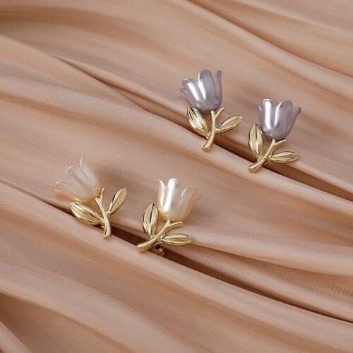 2021 New Arrival Metal Women Tender Sweet Retro Temperament Tulip Pearl Three Dimensional Flower Stud Earrings