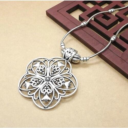 New Vintage Tibetan Silver Jewelry Necklaces Carved Hollow Flowers Pendants Necklaces Sweater Chain For Women Jewelry Gifts