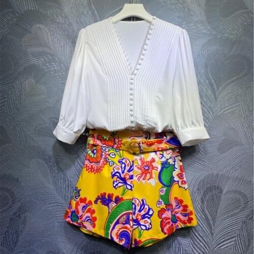 Spring 2021 Chic womens elegant 2piece set High quality V-neck Shirts+Belt floral print Shorts A783