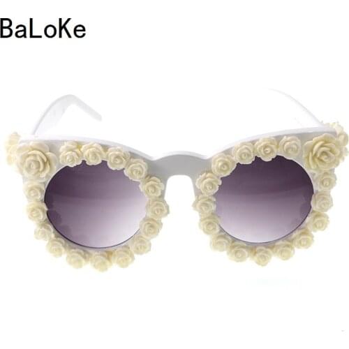 New design Rhinestone Cat eye Sunglasses women Brand designer oversize Cat eye sun glasses White&Red Flower Ladies Sunglasses