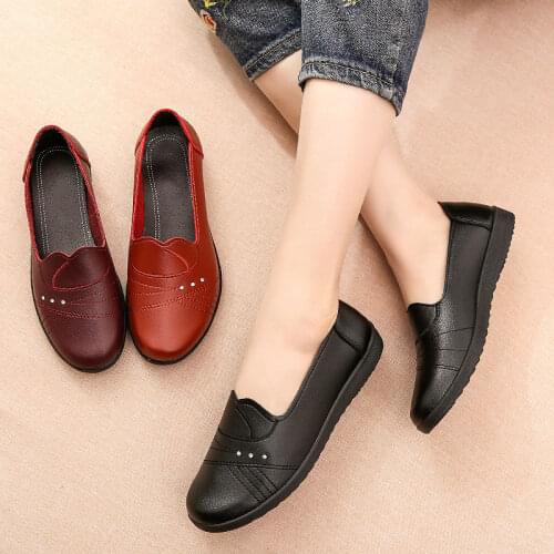 Spring Women Flat Shoes Leather Casual Loafers Female Fashion Slip on Moccasins Mother Shoes Comfort Ladies Footwear