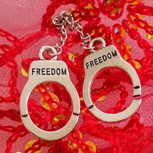 New Arrival Hand Cuffs Dollhouse Decor Accessories Dollhouse Miniature Simulation Handcuffs Toy