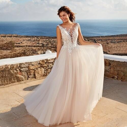 Sexy Deep V-neck A Line Tulle Appliques Backless Wedding Dress New Sweep Train Bride Dress Romantic Wedding Gowns 2021