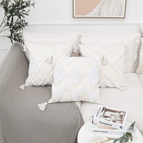 Creamy White Pillowcase 45*45CM In Bohemian Decor Geometric Pattern Woven Tufted Soft Chenille Pillowcase Tassel Sofa Cushions