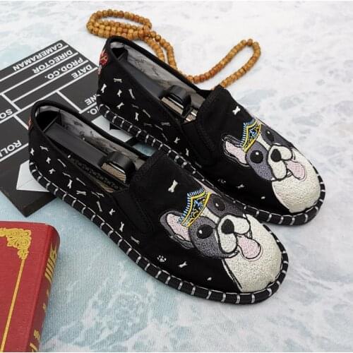 Fashion Comfortable Mens Flat Shoes Causal Loafers Shoes Cute Dog Cartoon Black Embroidered Slip on Shoes Men zapatillas hombre