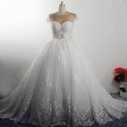 RSW1570 Real Pictures Yiaibridal Ivory Cap Sleeves Buttons Back Beaded Lace Appliques Ball Gown Svadobne Saty Plesove Saty