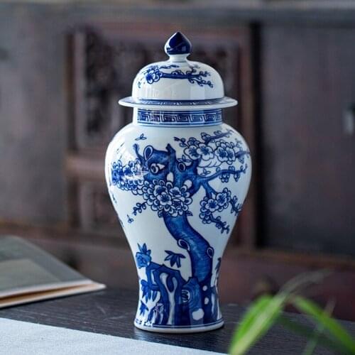 Jingdezhen hand-painted blue and white porcelain general tank ornament antique plum blossom pattern jar home decoration jar