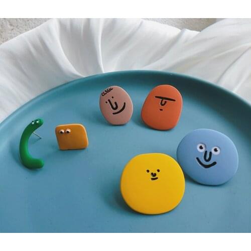 Funny Smiling Face Clip Earring Asymmetrical Funny Cartoon Facial Expression Smiley Face Ear Clip Earring Without Piercing