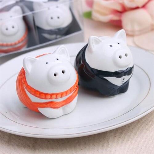 50pcs/lot New 2015 Brand New Wedding Favors Cute Couple Pigs Ceramic Salt Pepper Shakers Set Free Shipping