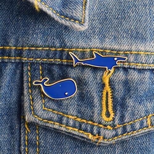 2019 New Cute Creative Shark Fry Animal Cartoon Alloy Enamel Brooch Personality Badge Jacket Collar Needle Drop Brooch Jewelry