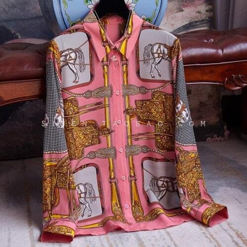 This kind of shirt is rare! Beautiful charm! Retro belt horse print silk shirt blouse women