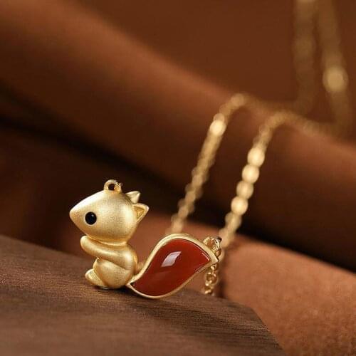New Silver Inlaid Natural South Pendant Necklace Cute Stupid Charm Squirrel Niche Craft Womens Brand Jewelry