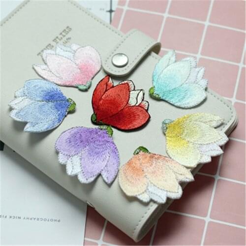 Ursmart 1 Pc High Quality magnolia Flower Patch Applique Badge Embroidered Fabric Sticker Clothes Jacket Jeans Garment Patch