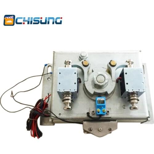 Electrical access control tripod turnstile mechanism with solenoid hub